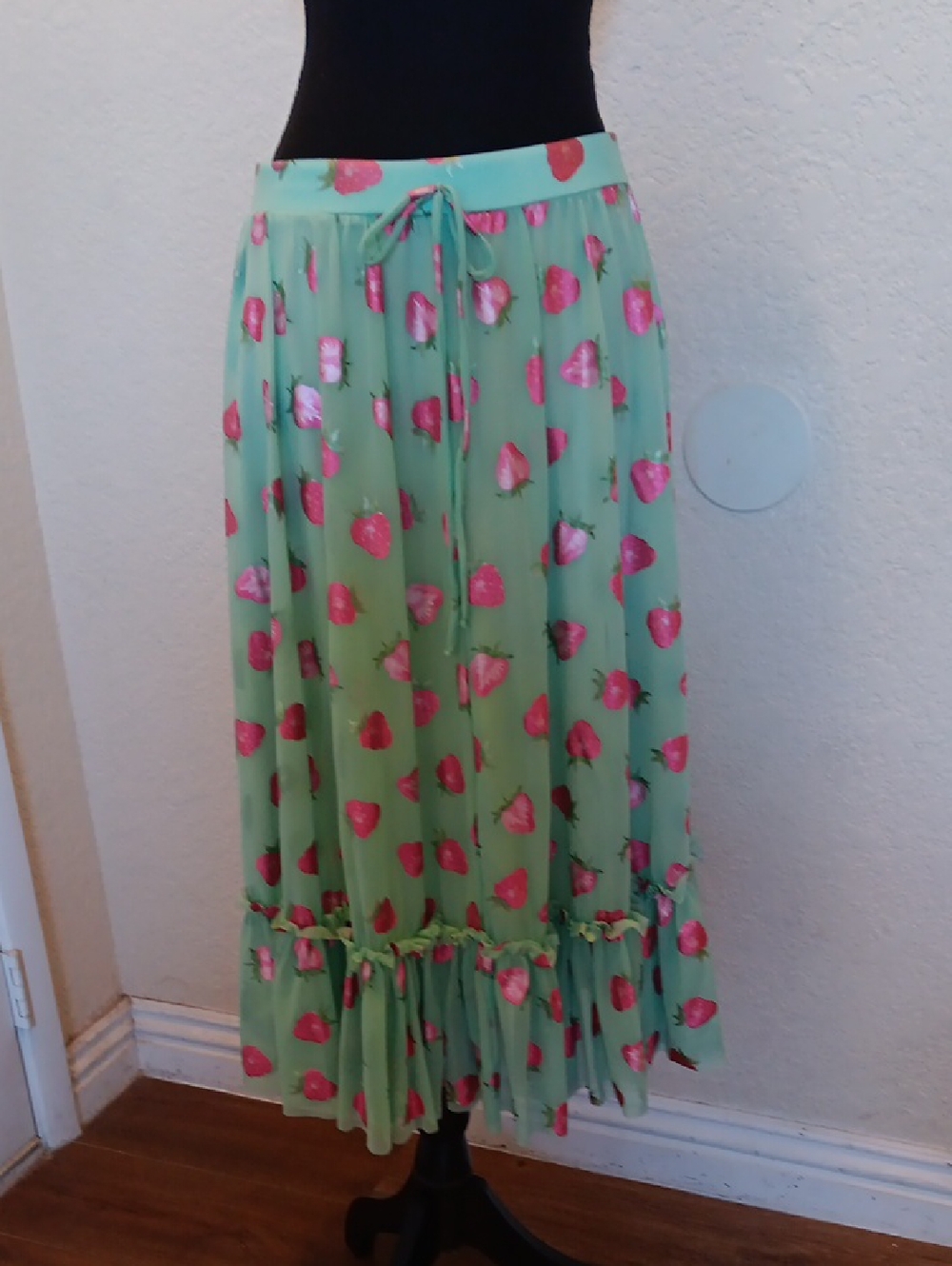 Blackmilk Mint Green And Strawberry 🍓 Skirt Size Large - Picture 4 of 10
